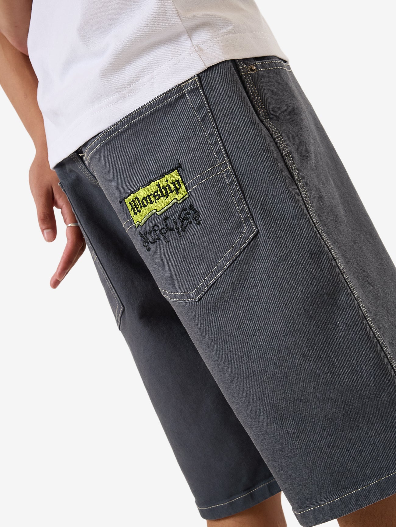 Toot Big Dawg Jean Short - Carbon 28