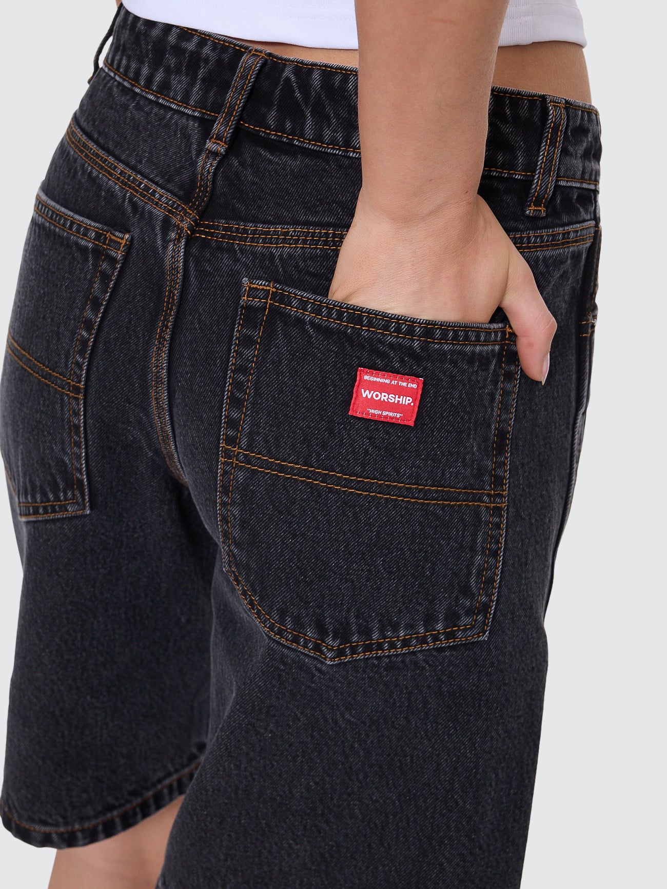 Sloucher Short - Black Rinse 4