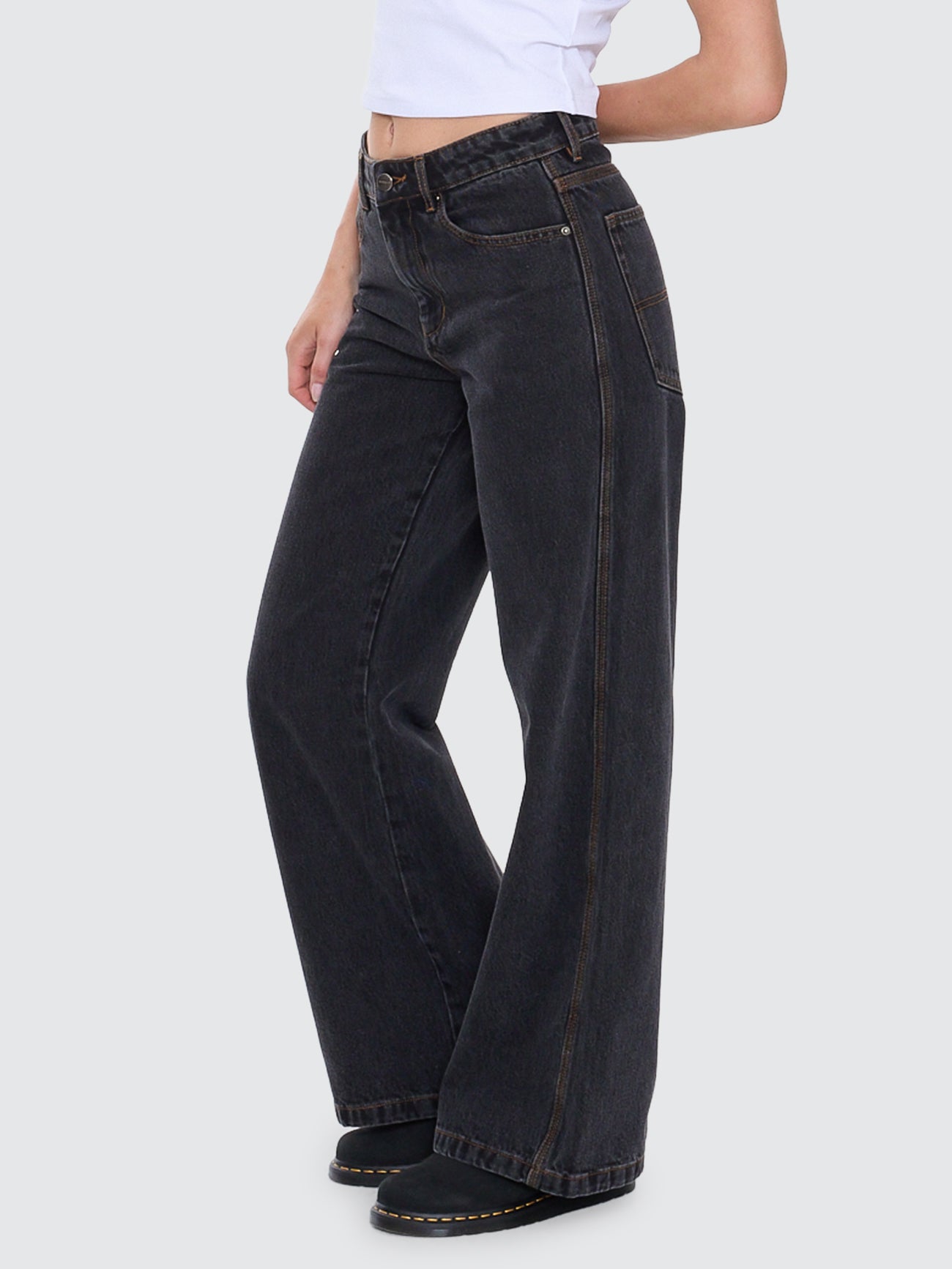 Sweeper Wide Leg Jean - Black Rinse 4