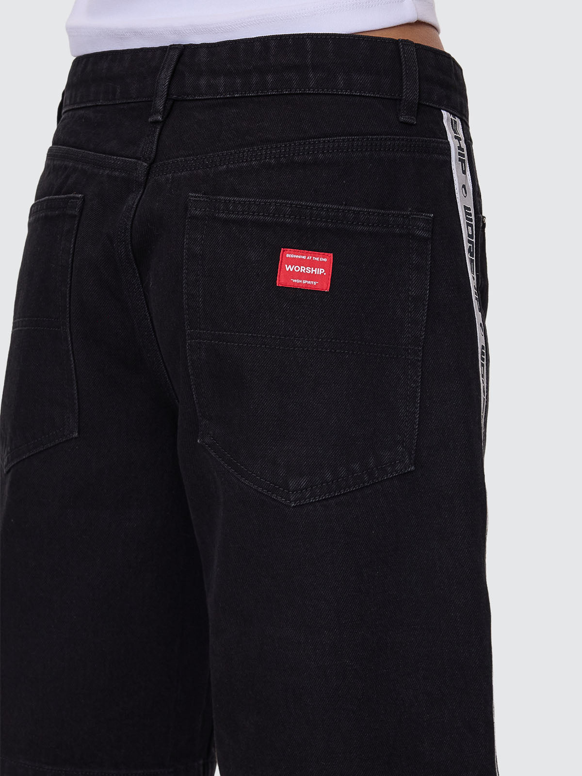 Pacer Sloucher Short - Worship Black