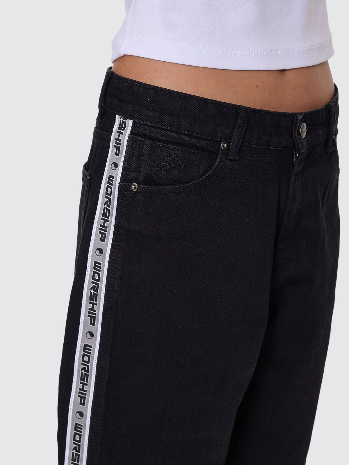 Pacer Sloucher Short - Worship Black