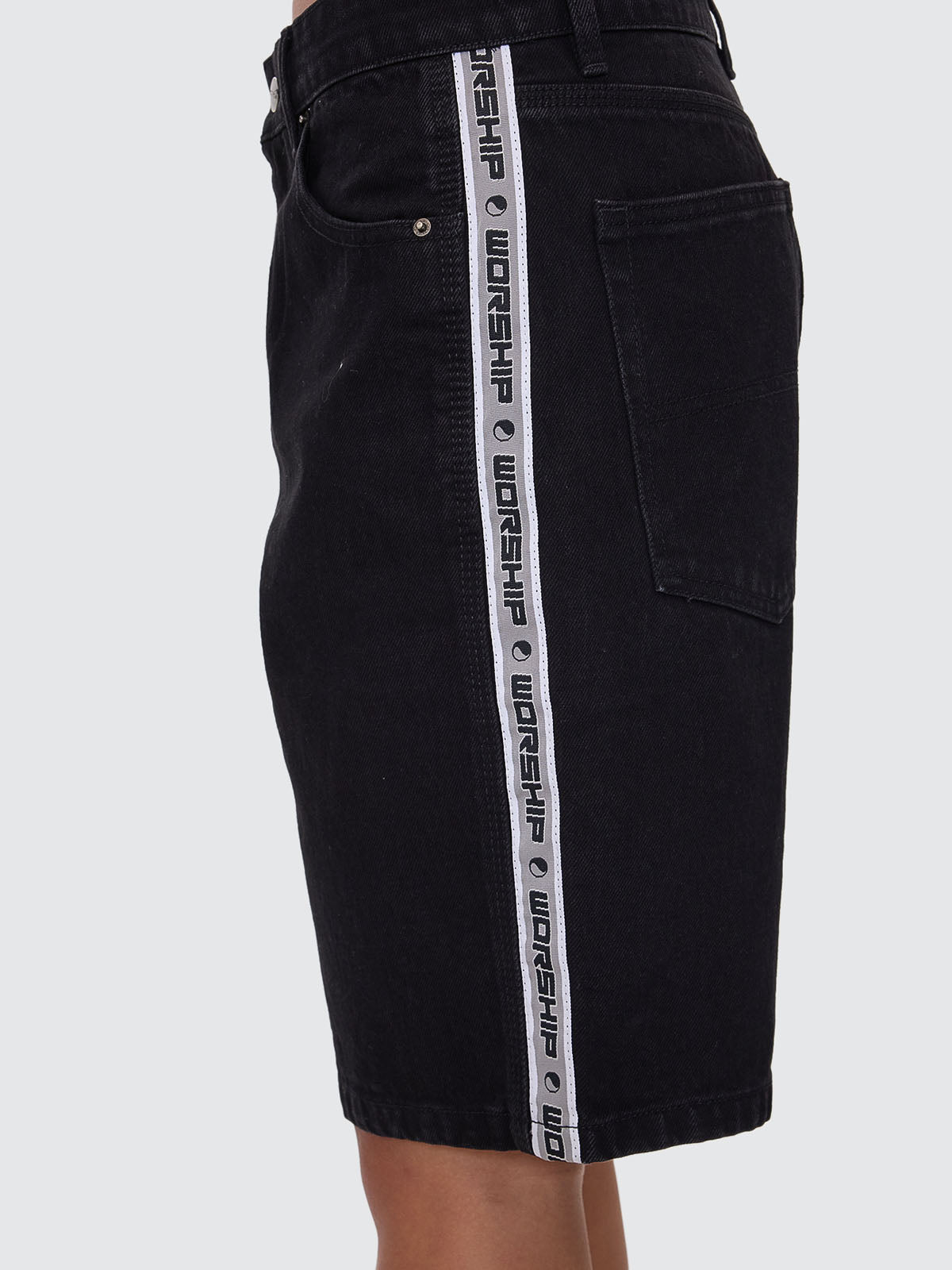 Pacer Sloucher Short - Worship Black