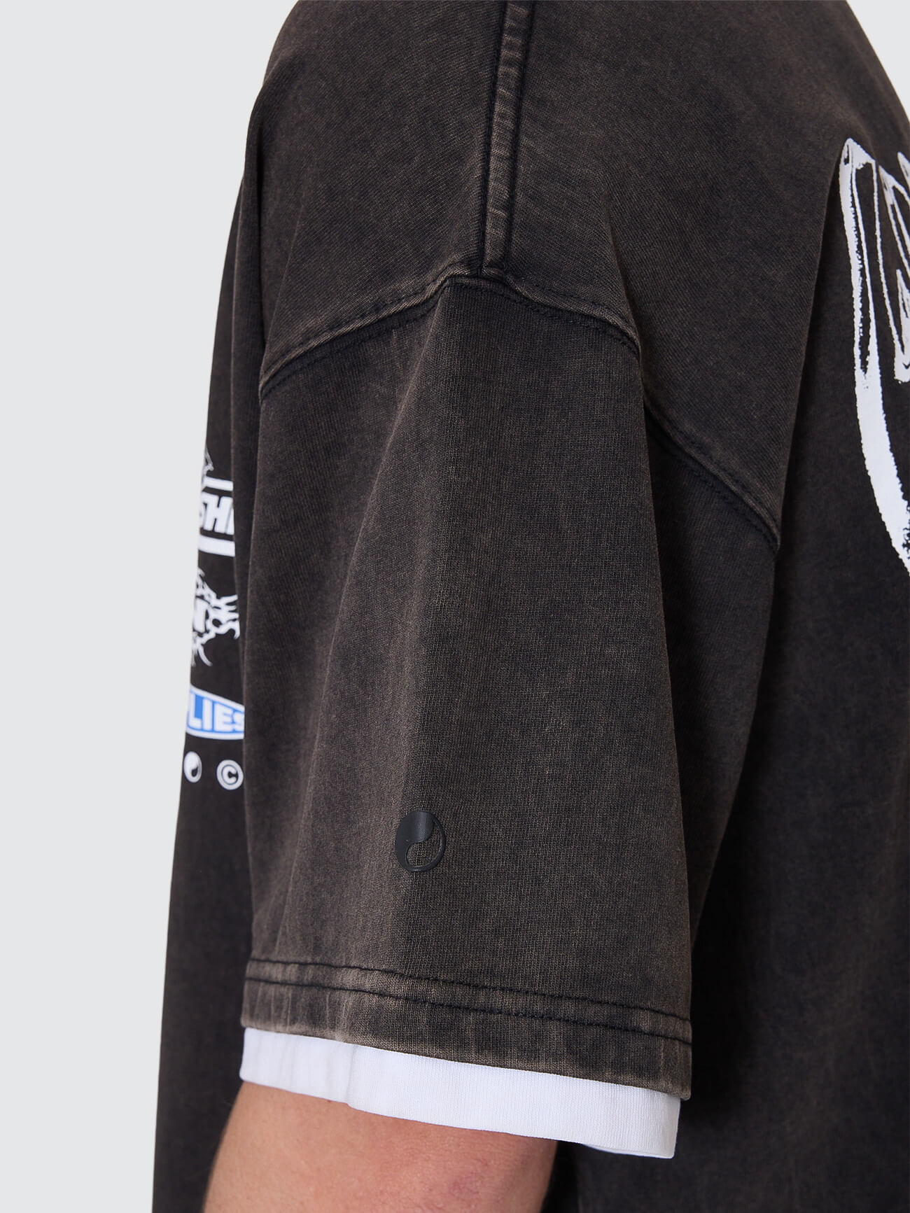 Is This It Box Fit Cropped Layer Tee - Washed Black XS