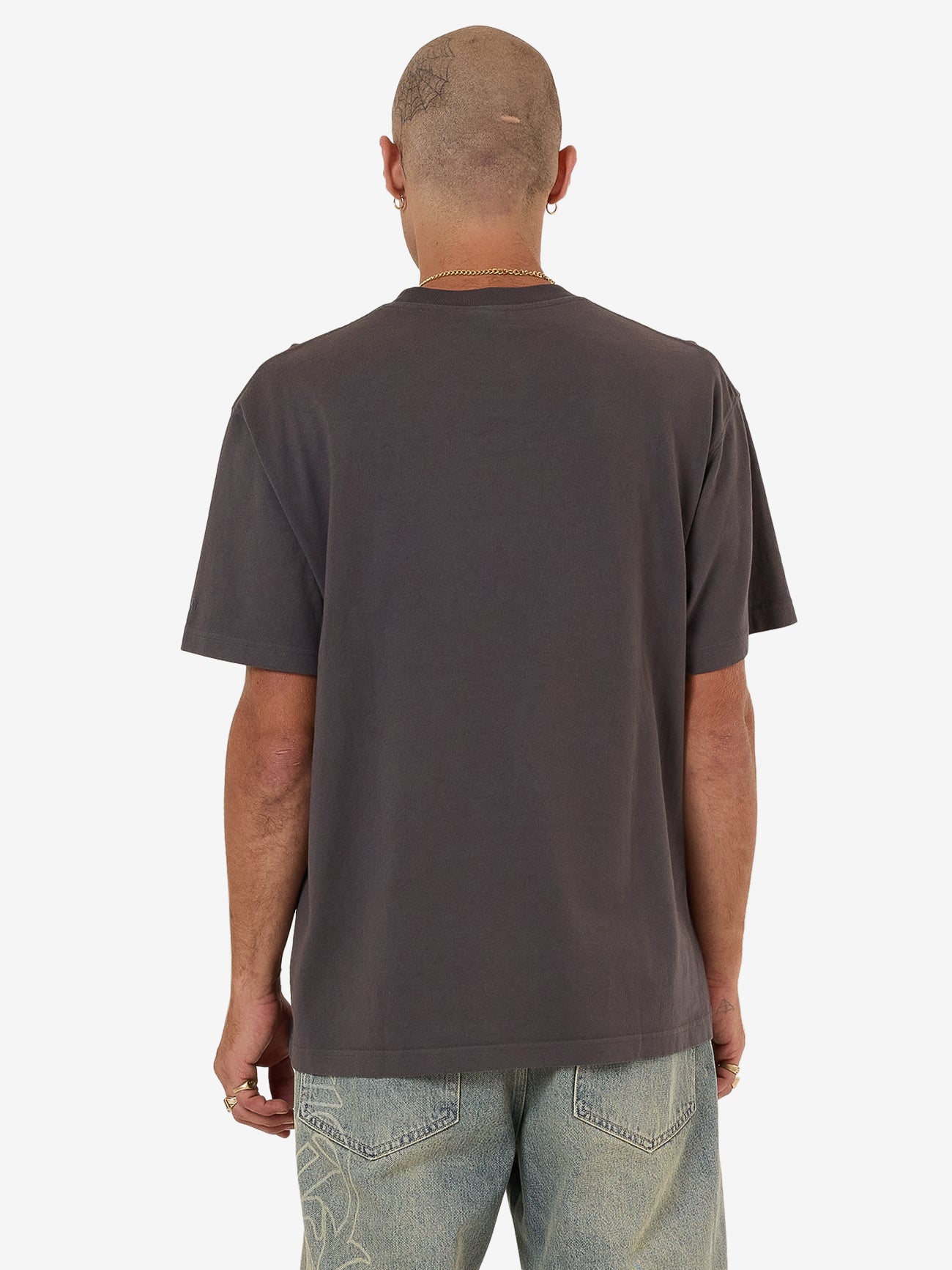 Throws Tee - Worn Black XS