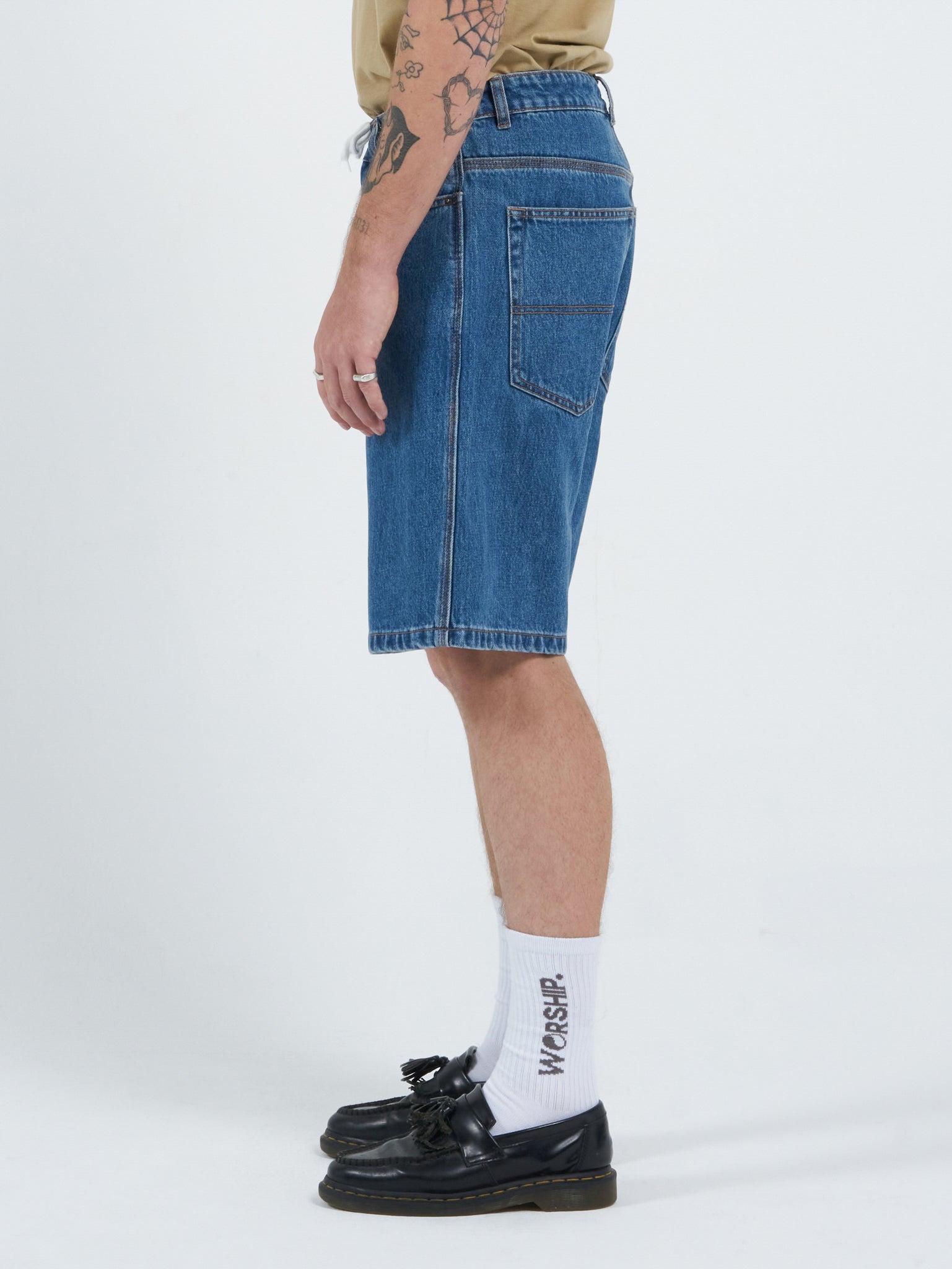 Lounger Jean Short - Classic Mid Blue